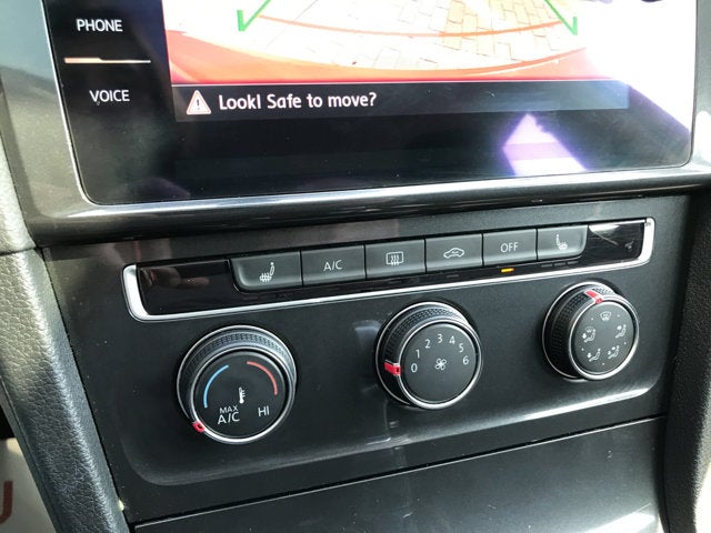 2019 Volkswagen Golf SE