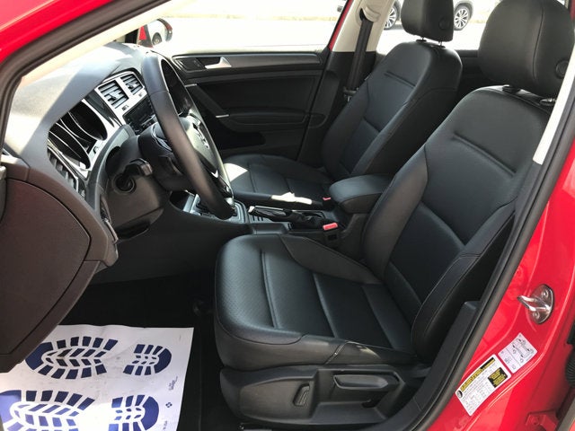 2019 Volkswagen Golf SE