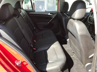 2019 Volkswagen Golf SE