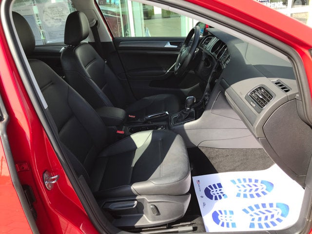 2019 Volkswagen Golf SE