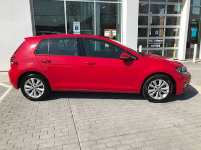 2019 Volkswagen Golf SE