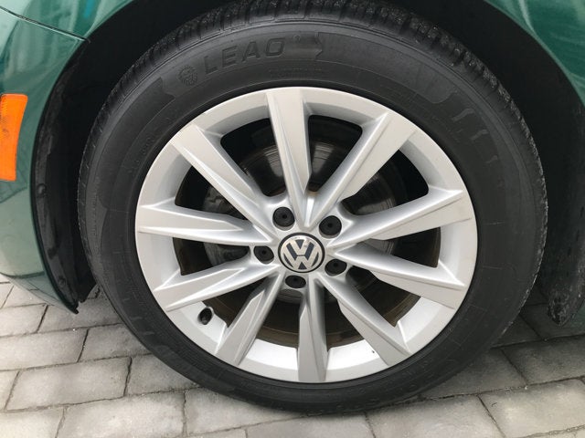 2018 Volkswagen Beetle SE