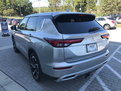 2022 Mitsubishi Outlander SE