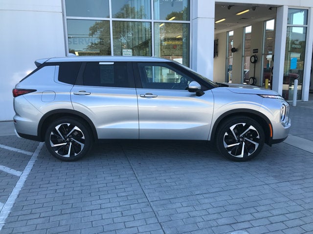 2022 Mitsubishi Outlander SE