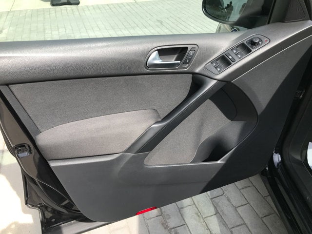 2012 Volkswagen Tiguan S w/Sunroof