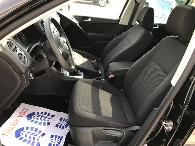 2012 Volkswagen Tiguan S w/Sunroof
