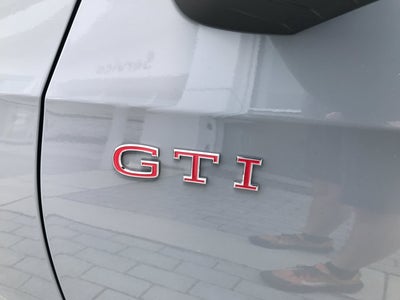 2025 Volkswagen Golf GTI SE