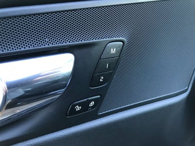 2018 Volvo XC60 R-Design