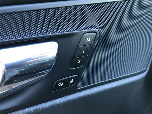 2018 Volvo XC60 R-Design