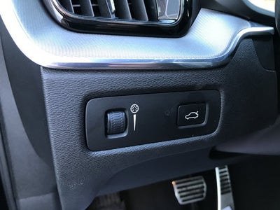 2018 Volvo XC60 R-Design