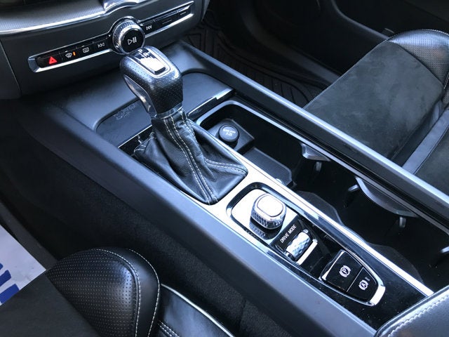 2018 Volvo XC60 R-Design