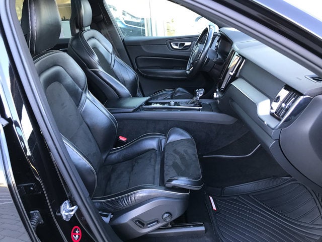 2018 Volvo XC60 R-Design