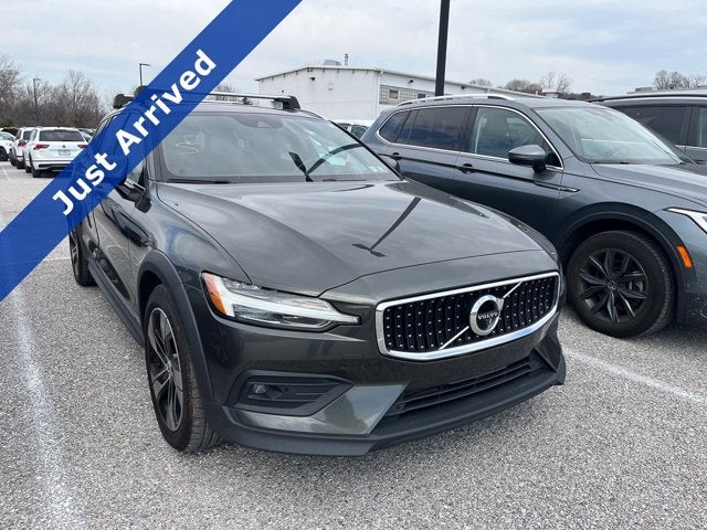2021 Volvo V60 Cross Country Base