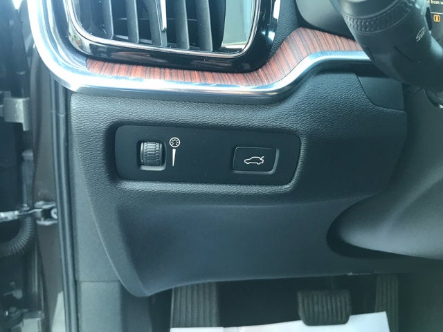 2021 Volvo V60 Cross Country Base