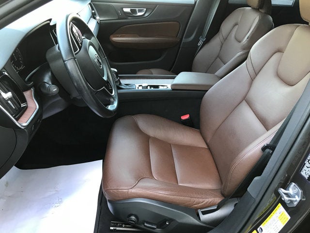 2021 Volvo V60 Cross Country Base