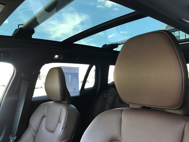 2021 Volvo V60 Cross Country Base