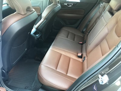 2021 Volvo V60 Cross Country Base