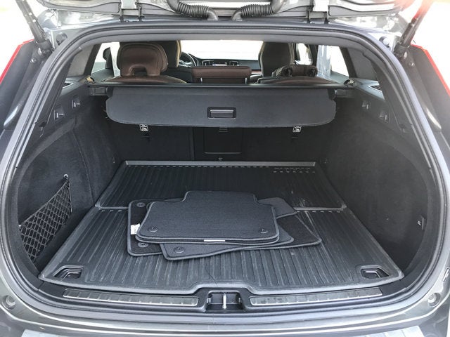 2021 Volvo V60 Cross Country Base