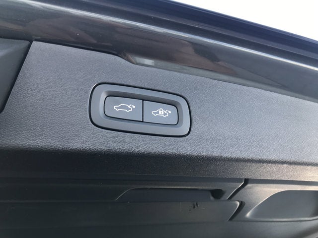 2021 Volvo V60 Cross Country Base