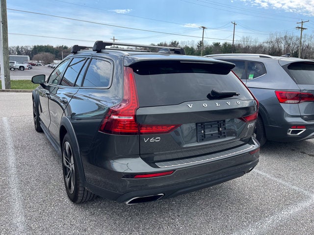 2021 Volvo V60 Cross Country Base