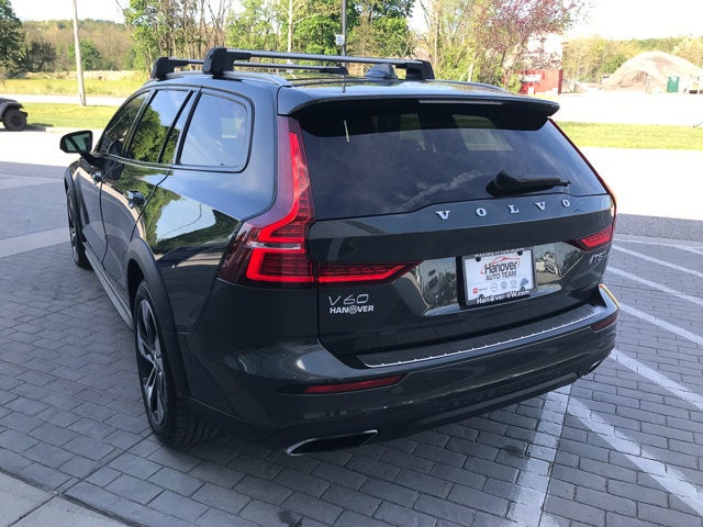 2021 Volvo V60 Cross Country Base