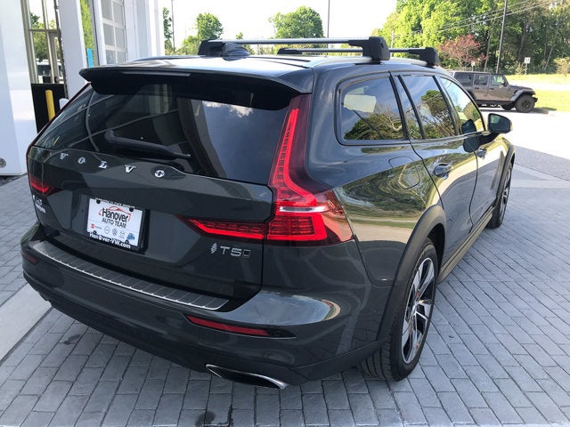 2021 Volvo V60 Cross Country Base