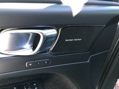 2019 Volvo XC40 Momentum