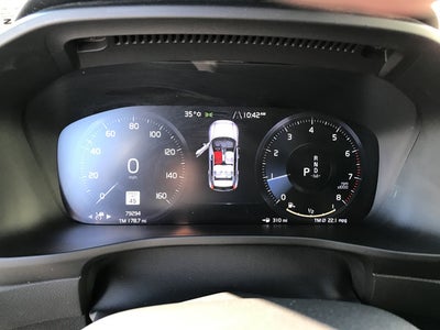 2019 Volvo XC40 Momentum