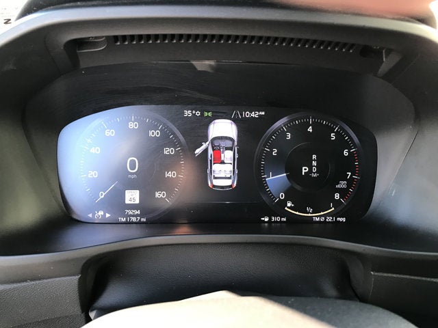 2019 Volvo XC40 Momentum