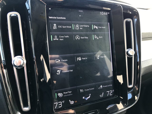 2019 Volvo XC40 Momentum