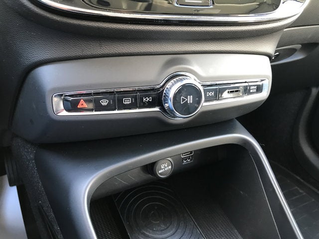 2019 Volvo XC40 Momentum