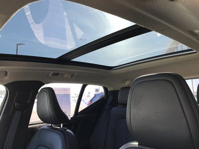 2019 Volvo XC40 Momentum