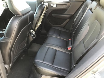 2019 Volvo XC40 Momentum