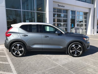 2019 Volvo XC40 Momentum