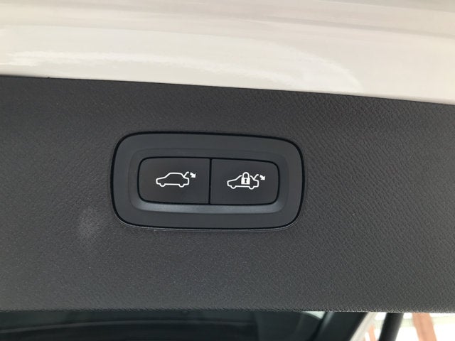 2021 Volvo XC90 Momentum
