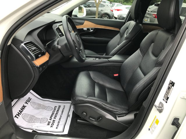 2021 Volvo XC90 Momentum