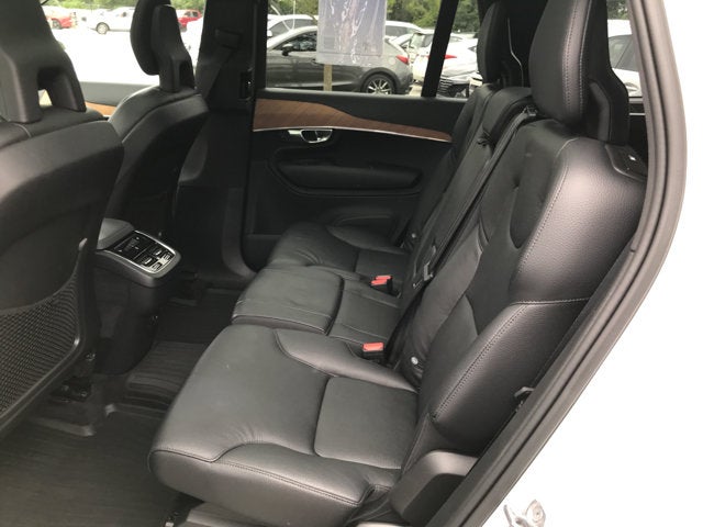2021 Volvo XC90 Momentum