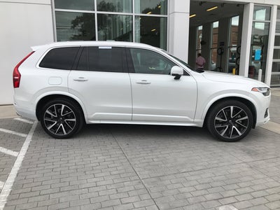 2021 Volvo XC90 Momentum